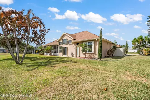 Exterior - 751 Lake Dr, Melbourne, FL 32940 photo 4 of 4