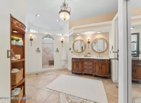 Bath - 751 Lake Dr, Melbourne, FL 32940 photo 3 of 3