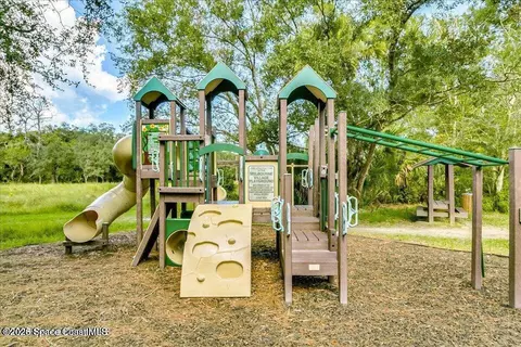 View/Area - 620 W Pine Rd, Melbourne, FL 32904 photo 3 of 3