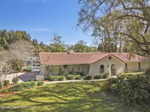 Exterior - 620 W Pine Rd, Melbourne, FL 32904 photo 1 of 10