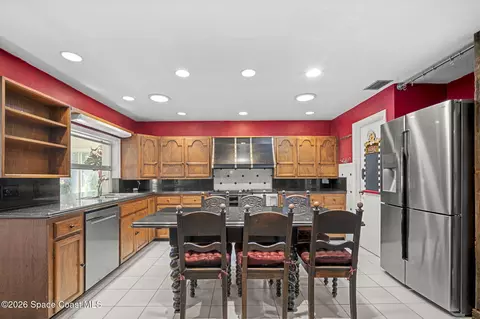 Kitchen - 620 W Pine Rd, Melbourne, FL 32904 photo 3 of 3