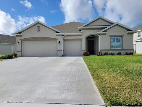 8481 Laguna Cir, Micco, FL 32976