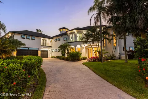 2 River Falls Dr, Cocoa Beach, FL 32931