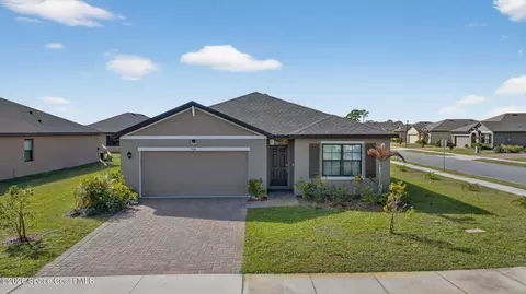 7114 Topaz Dr, Grant-valkaria, FL 32949