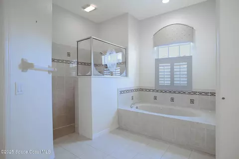 Bath - 5357 Solway Dr, Melbourne Beach, FL 32951 photo 2 of 3