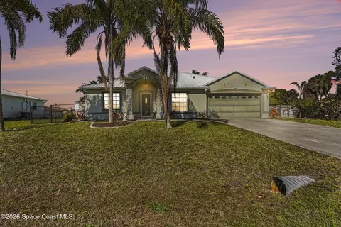 1692 Carbondale Ave NW, Palm Bay, FL 32907