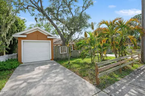 683 Old Oak St, Melbourne, FL 32935