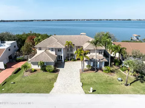 650 Loggerhead Island Dr, Satellite Beach, FL 32937