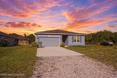 8975 102nd Ave, Vero Beach, FL 32967