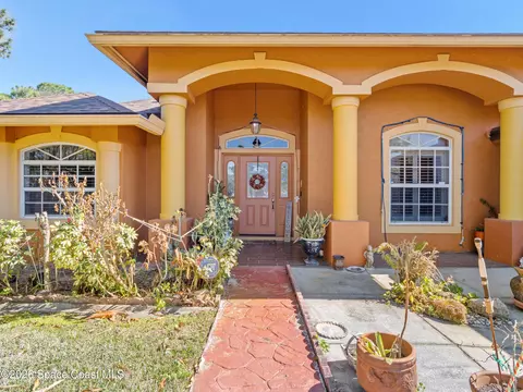 882 Palo Alto St SE, Palm Bay, FL 32909