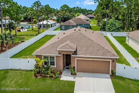 458 Haleybury St SW, Palm Bay, FL 32908