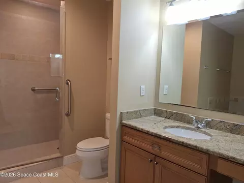 Bath - 1437 Pineapple Ave #701, Melbourne, FL 32935 photo 2 of 4