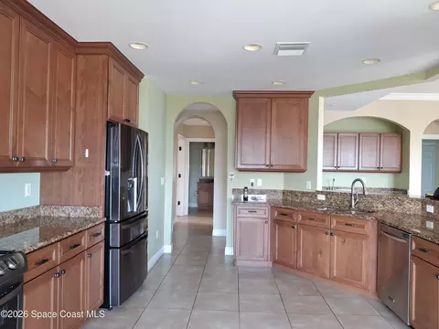 Kitchen - 1437 Pineapple Ave #701, Melbourne, FL 32935 photo 2 of 4