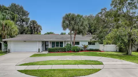2307 Country Club Rd, Melbourne, FL 32901