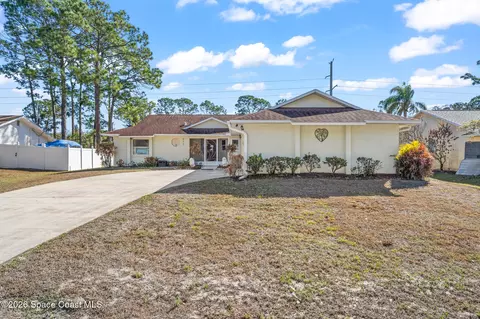 853 Lamplighter Dr NW, Palm Bay, FL 32907