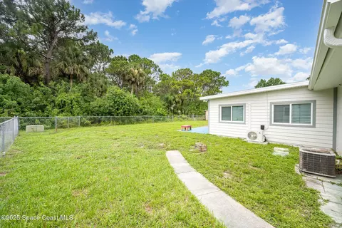 Exterior - 2823 Wright Ave, Melbourne, FL 32935 photo 3 of 6