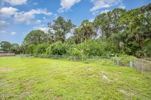 Exterior - 2823 Wright Ave, Melbourne, FL 32935 photo 6 of 6