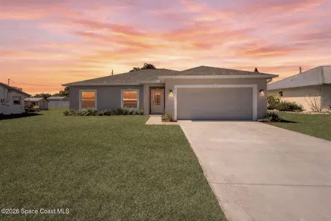 418 Easy St, Sebastian, FL 32958
