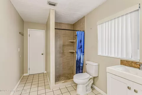 Bath - 545 Westminster Ave, Melbourne, FL 32935 photo 3 of 3