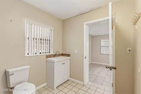 Bath - 545 Westminster Ave, Melbourne, FL 32935 photo 2 of 3