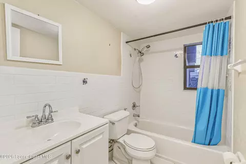 Bath - 545 Westminster Ave, Melbourne, FL 32935 photo 1 of 3
