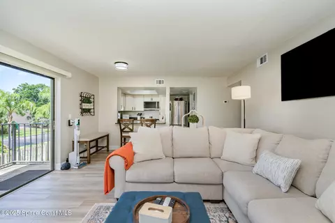 594 N Wickham Rd #4, Melbourne, FL 32935