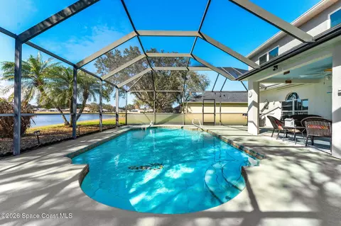 Exterior - 256 Mcclain Dr, Melbourne, FL 32904 photo 4 of 8