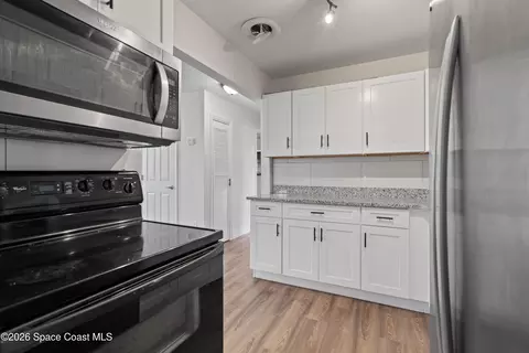 Kitchen - 4037 Edward St, Melbourne, FL 32901 photo 3 of 3