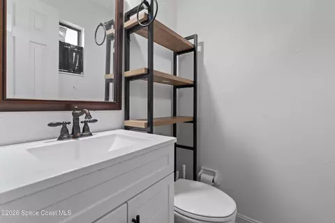Bath - 4037 Edward St, Melbourne, FL 32901 photo 2 of 2