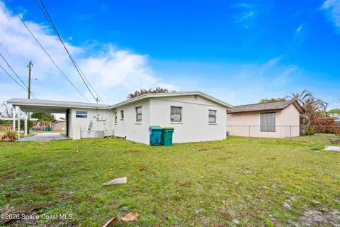 Exterior - 4037 Edward St, Melbourne, FL 32901 photo 4 of 5