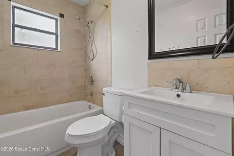 Bath - 4037 Edward St, Melbourne, FL 32901 photo 1 of 2