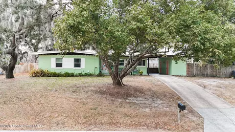 2 Holiday Ln S, Titusville, FL 32796