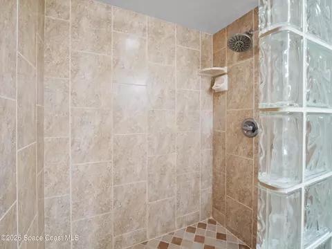 Bath - 2220 Front St #303, Melbourne, FL 32901 photo 2 of 5