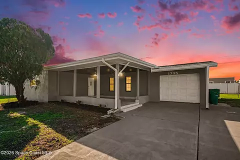 1705 S Dodge Cir, Melbourne, FL 32935