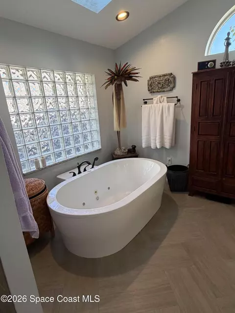 Bath - 1711 Flamevine Pl, Malabar, FL 32950 photo 1 of 2