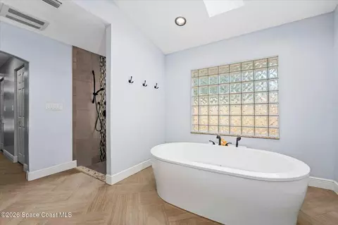 Bath - 1711 Flamevine Pl, Malabar, FL 32950 photo 6 of 6
