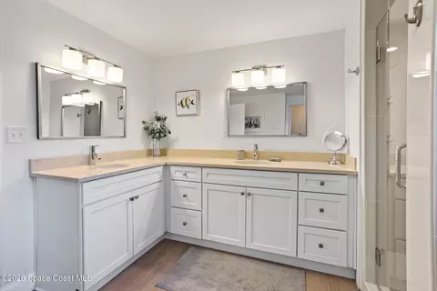 Bath - 64 Dolphin Dr, Saint Augustine, FL 32080 photo 2 of 4