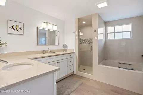 Bath - 64 Dolphin Dr, Saint Augustine, FL 32080 photo 1 of 4