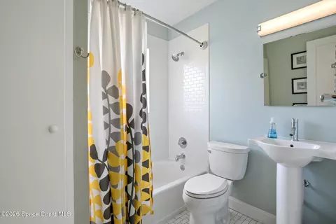 Bath - 64 Dolphin Dr, Saint Augustine, FL 32080 photo 3 of 4