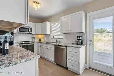 Kitchen - 64 Dolphin Dr, Saint Augustine, FL 32080 photo 1 of 2