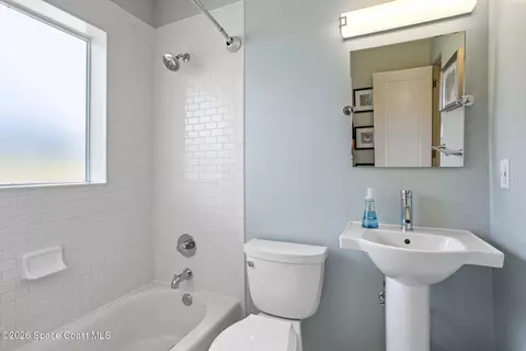 Bath - 64 Dolphin Dr, Saint Augustine, FL 32080 photo 4 of 4