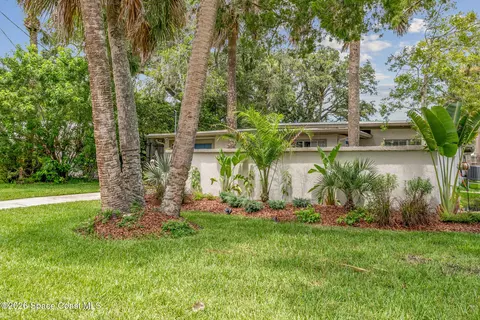 Exterior - 64 Dolphin Dr, Saint Augustine, FL 32080 photo 8 of 10