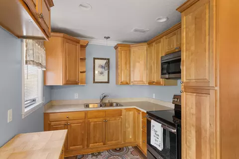 Kitchen - 1972 Post Rd, Melbourne, FL 32935 photo 1 of 1