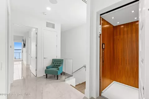 Entry Way - 1809 Riverview Dr, Melbourne, FL 32901 photo 9 of 10