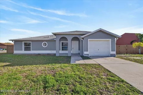 907 School St, Cocoa, FL 32922