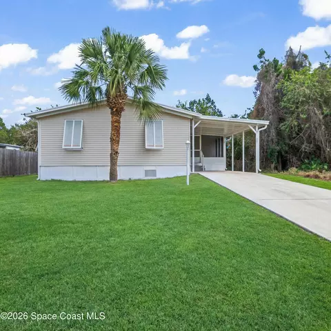 935 Falcon Dr, Micco, FL 32976