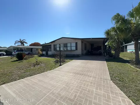 915 Hemlock St, Barefoot Bay, FL 32976