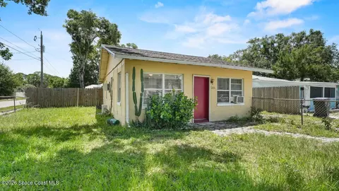 215 N Grannis Ave, Titusville, FL 32796