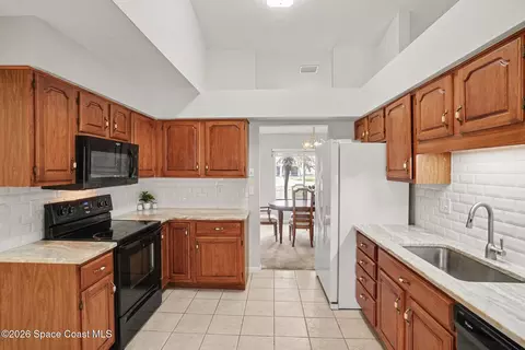 Kitchen - 1161 Continental Ave, Melbourne, FL 32940 photo 2 of 3