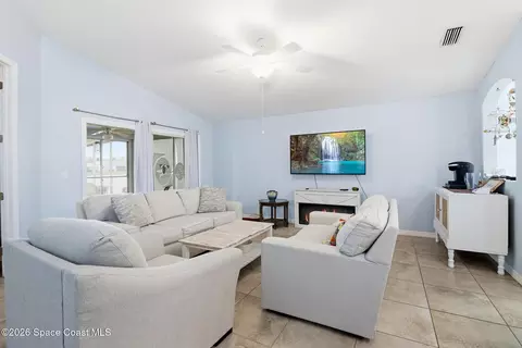 Living - 3293 Cloudberry Pl, Melbourne, FL 32940 photo 2 of 3